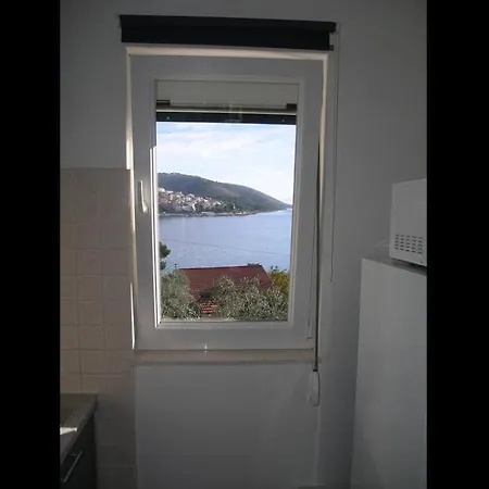 In Okrug Gornji With Sea View, Terrace, Air Conditioning, Wifi 5069-1 דירה *