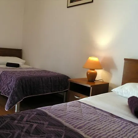 In Okrug Gornji With Sea View, Terrace, Air Conditioning, Wifi 5069-1 * 特罗吉尔